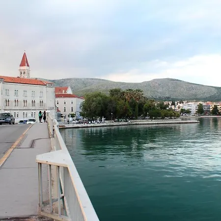 Διαμέρισμα Filip Τρογκίρ